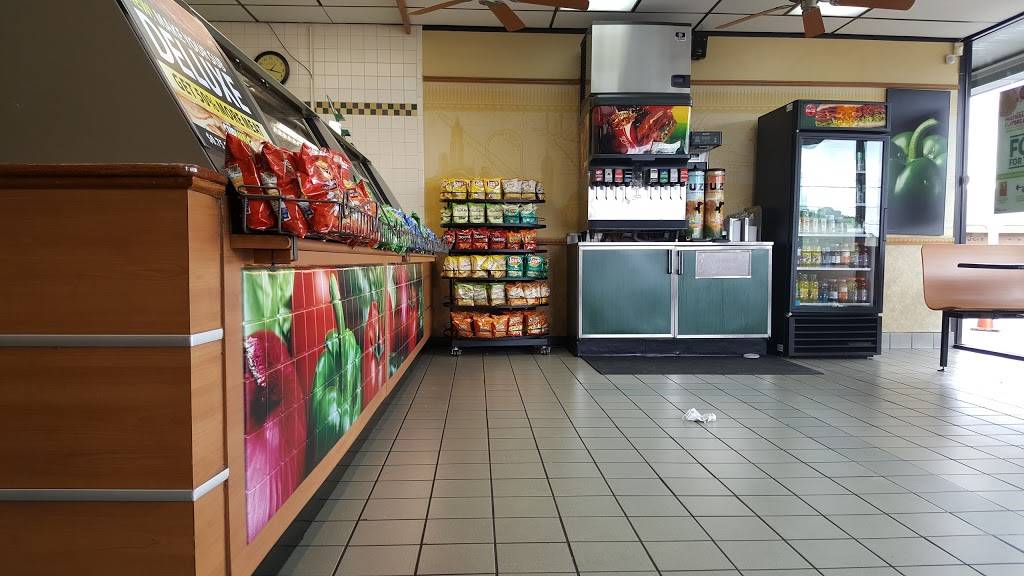 Subway Restaurants | restaurant | 15901 S Post Oak Unit A Ridge Fair Shopping Center, Houston, TX 77053, USA | 2818355209 OR +1 281-835-5209