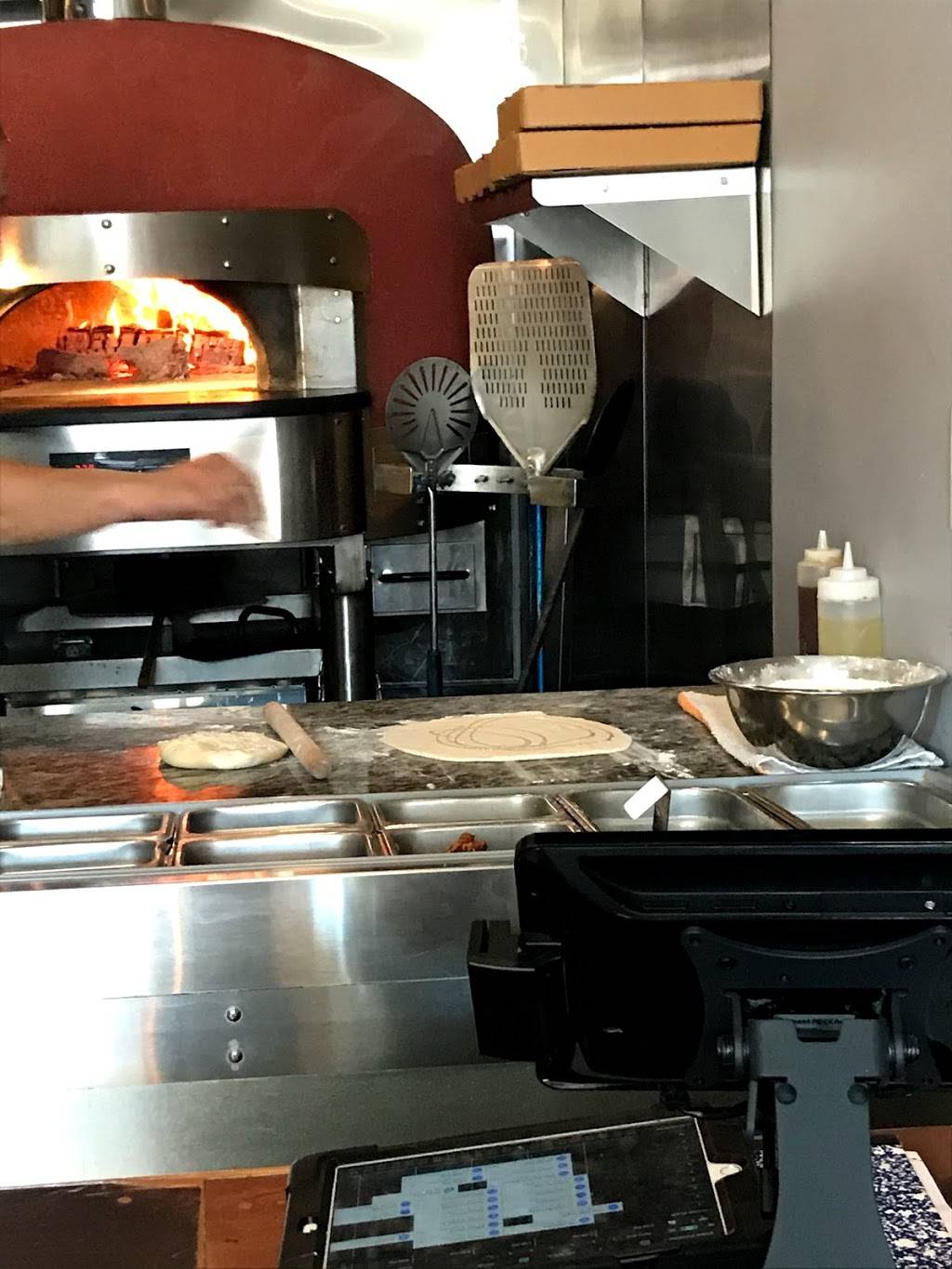 Stina Pizzeria | restaurant | 1705 Snyder Ave, Philadelphia, PA 19145, USA | 2153373455 OR +1 215-337-3455