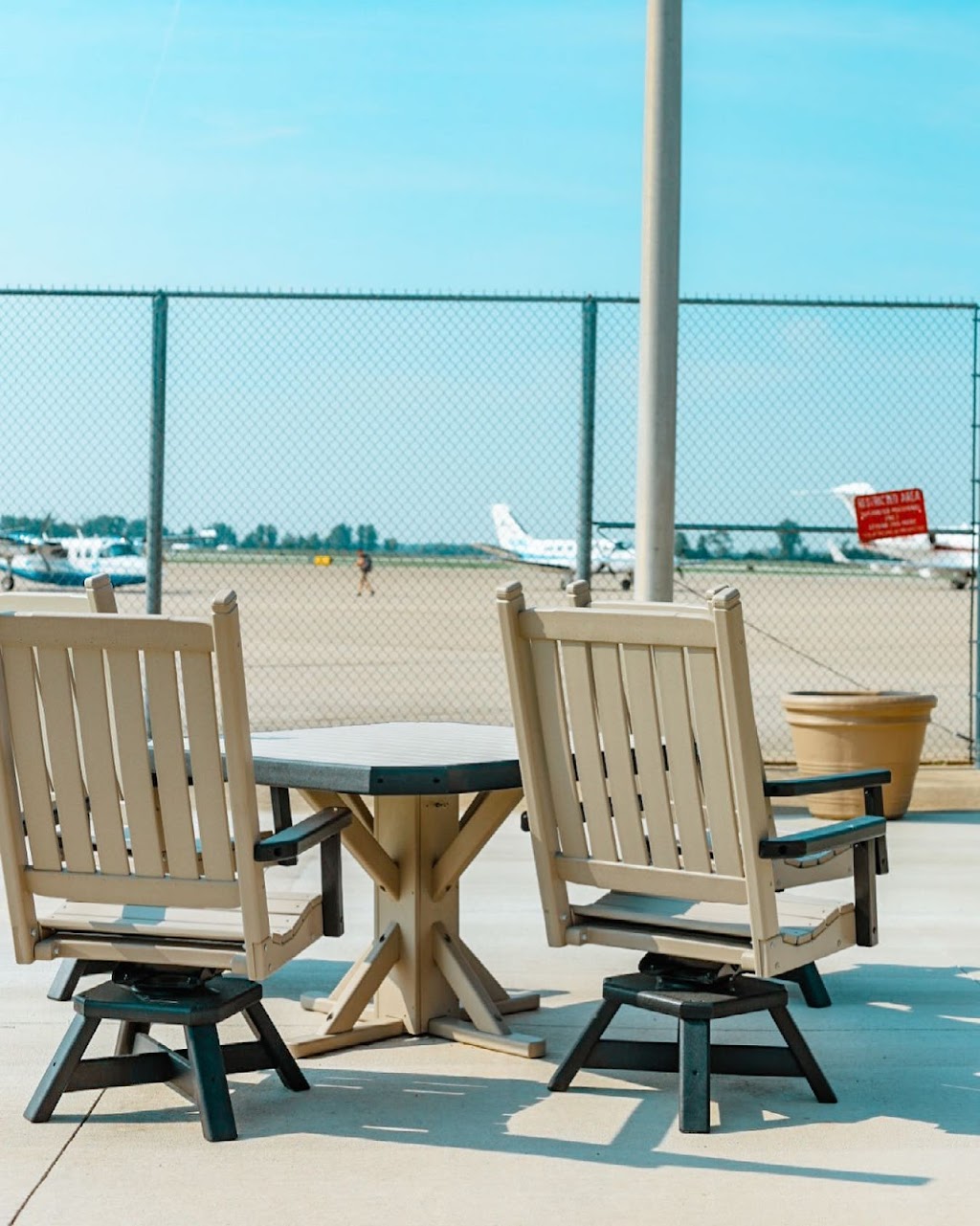 Corsair Café & Coffee | cafe | 581 S Airport St, Terre Haute, IN 47803, USA | 8127304887 OR +1 812-730-4887