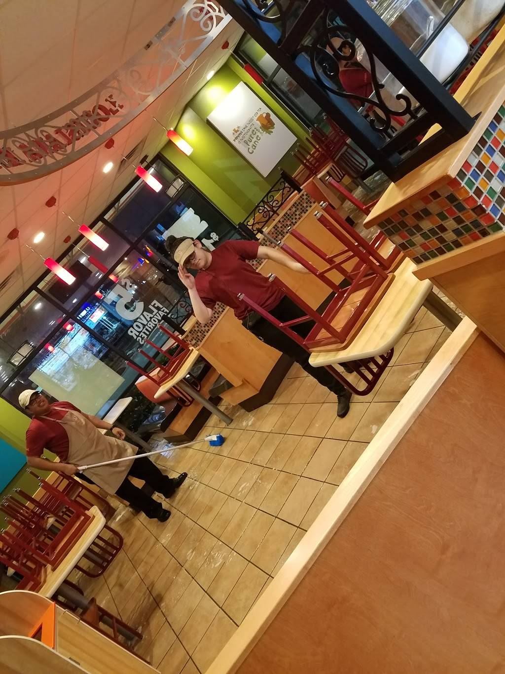 Popeyes Louisiana Kitchen | restaurant | 630 S R L Thornton Freeway Service Rd, Dallas, TX 75203, USA | 2149410715 OR +1 214-941-0715