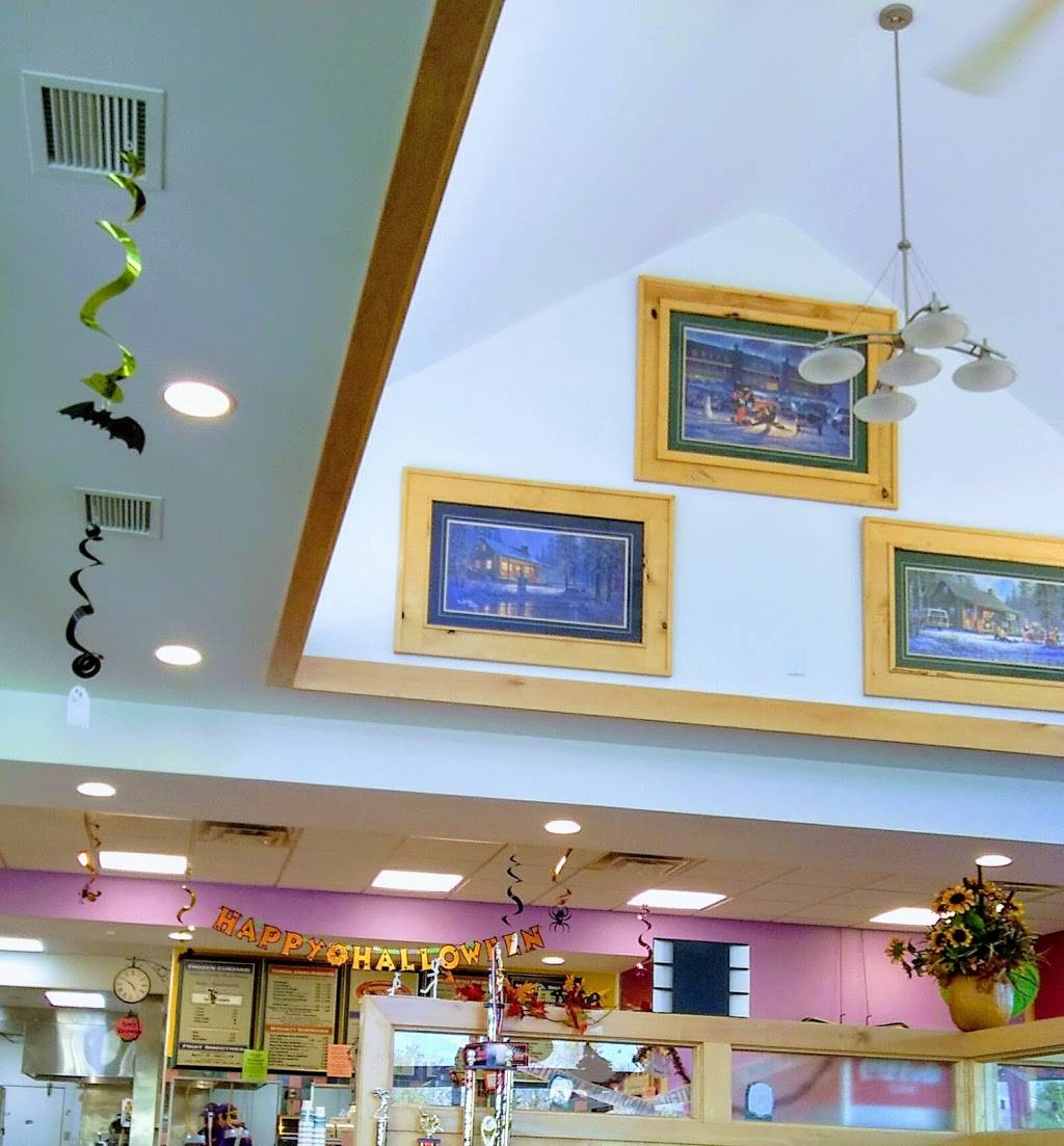 Jumbos Frozen Custard | restaurant | 1014 S Main St, West Bend, WI 53095, USA | 2623345400 OR +1 262-334-5400