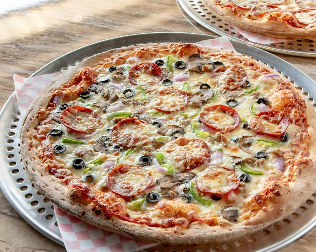 Forni Pizza | restaurant | 10 Hawthorne Rd unite 2, London, ON N6G 2H5, Canada | 5192046444 OR +1 519-204-6444