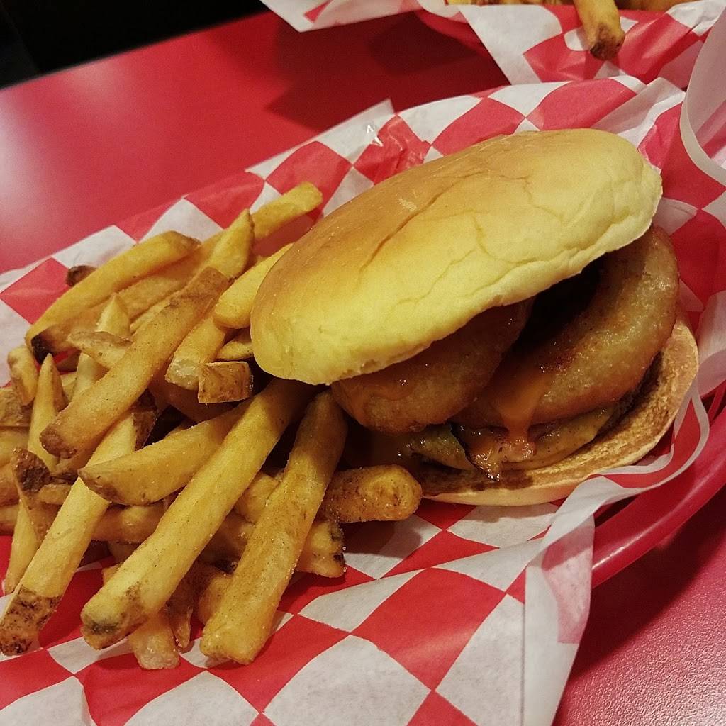 Teddys Bigger Burgers | restaurant | 324 E Washington St, Iowa City, IA 52240, USA | 3193546888 OR +1 319-354-6888