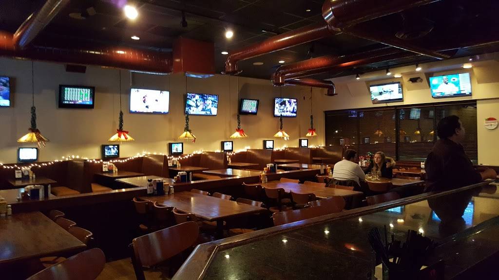 CJ Mahoneys | restaurant | 2511 Livernois Rd, Troy, MI 48083, USA | 2482734600 OR +1 248-273-4600