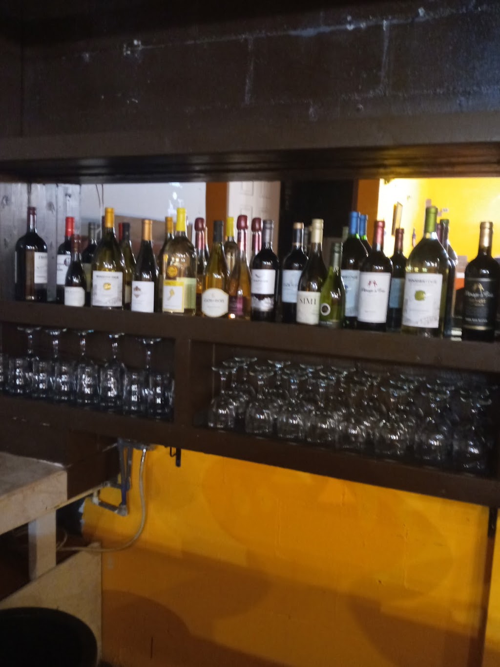 Emmas Caribbean Bar & Restaurant | restaurant | 8771 US-301, Jacksonville, FL 32234, USA | 9042579198 OR +1 904-257-9198