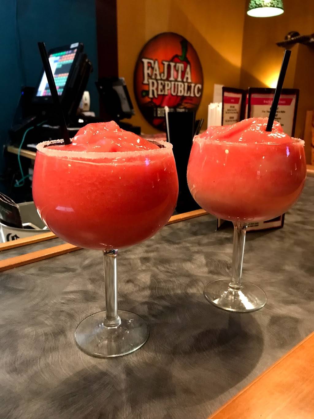 Fajita Republic, LLC | restaurant | 2314 Lineville Rd #104, Suamico, WI 54313, USA | 9205449345 OR +1 920-544-9345