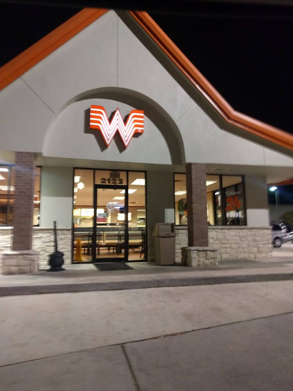 Whataburger | restaurant | 2123 W Davis St, Conroe, TX 77304, USA | 9367565111 OR +1 936-756-5111