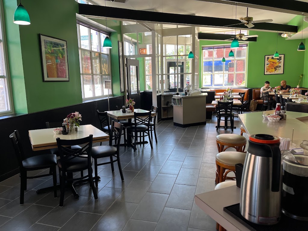 Savanna Restaurant | restaurant | 3334 N Halsted St, Chicago, IL 60657, USA | 7737998647 OR +1 773-799-8647