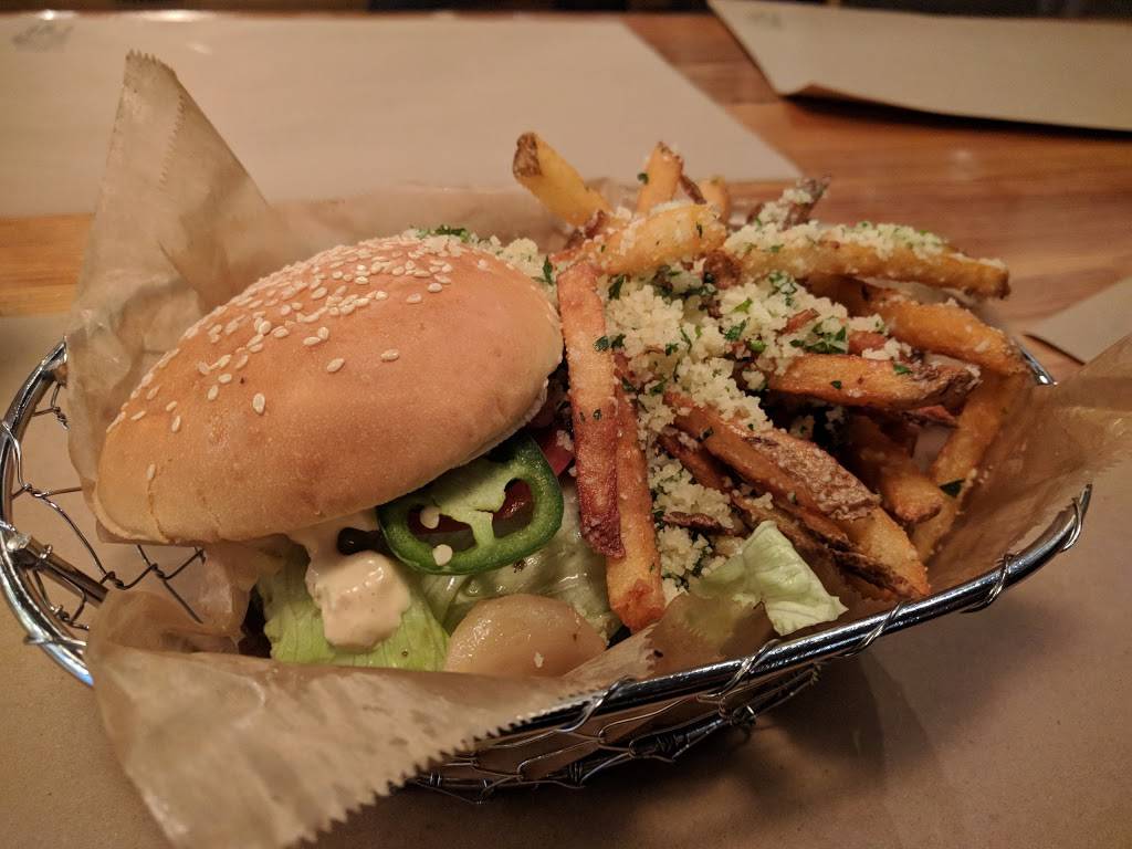 Farm Burger Dunwoody | restaurant | 4514B Chamblee Dunwoody Rd, Dunwoody, GA 30338, USA | 7704542201 OR +1 770-454-2201