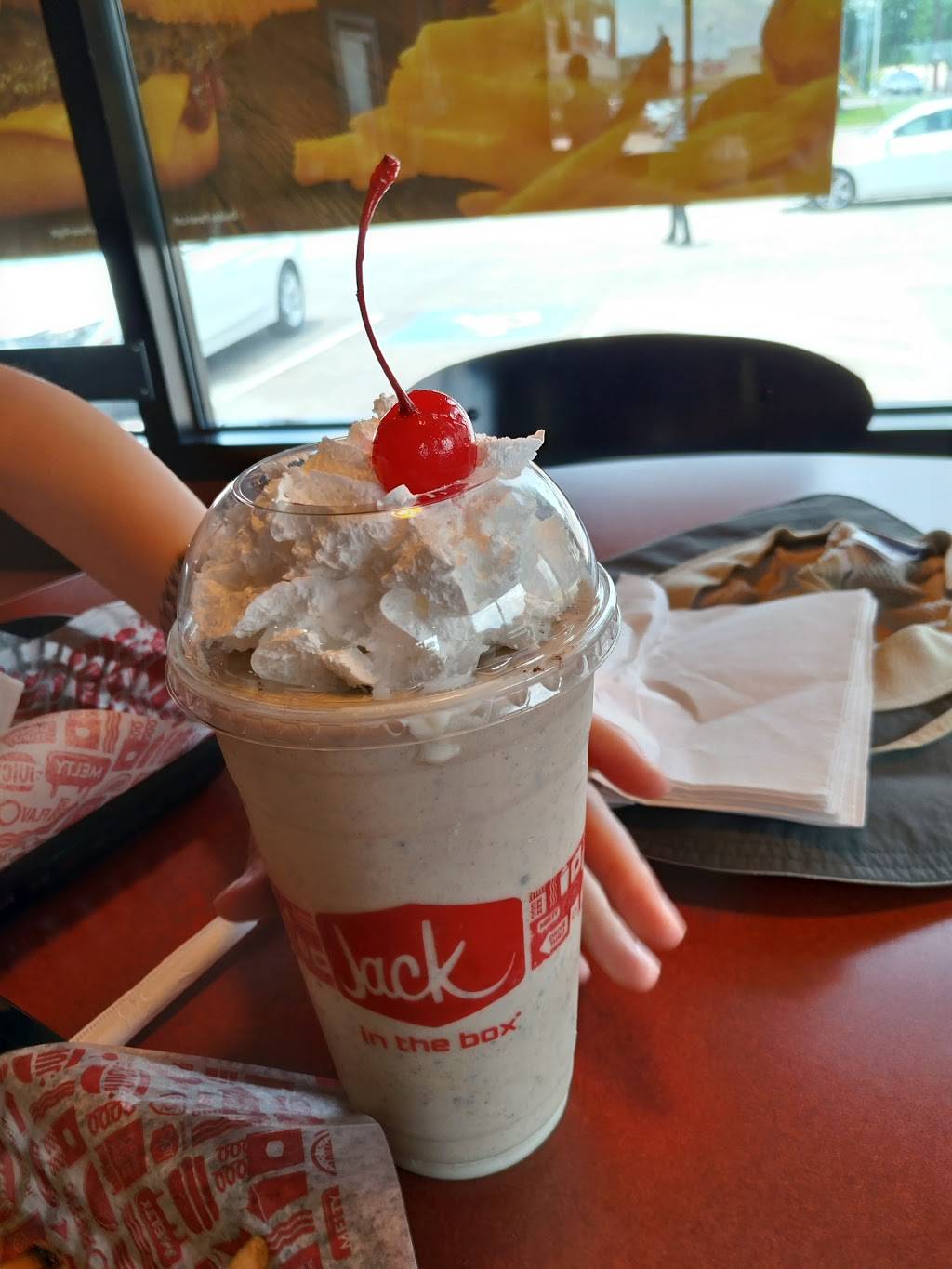 Jack in the Box | restaurant | 3480 Arapaho Rd, Garland, TX 75044, USA | 9725306265 OR +1 972-530-6265