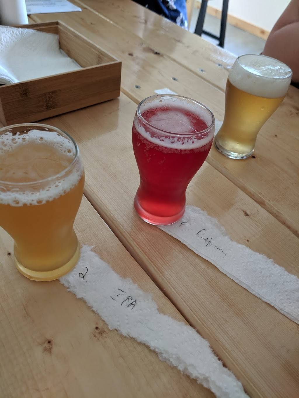 Harry Stuff Brewing company | restaurant | 4319 US-6, Wawaka, IN 46794, USA | 2603509137 OR +1 260-350-9137