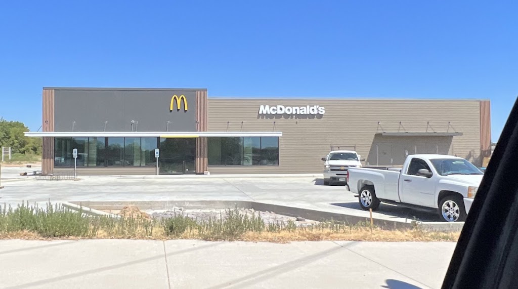 McDonalds | cafe | 1015 Wellborn Rd, College Station, TX 77840, USA | 9796933777 OR +1 979-693-3777