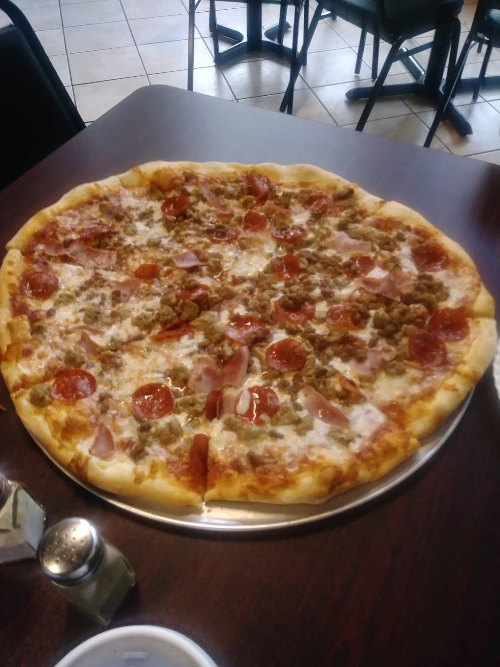 Milanos Pizza | restaurant | 1306 E Main St, Humboldt, TN 38343, USA | 7313377111 OR +1 731-337-7111