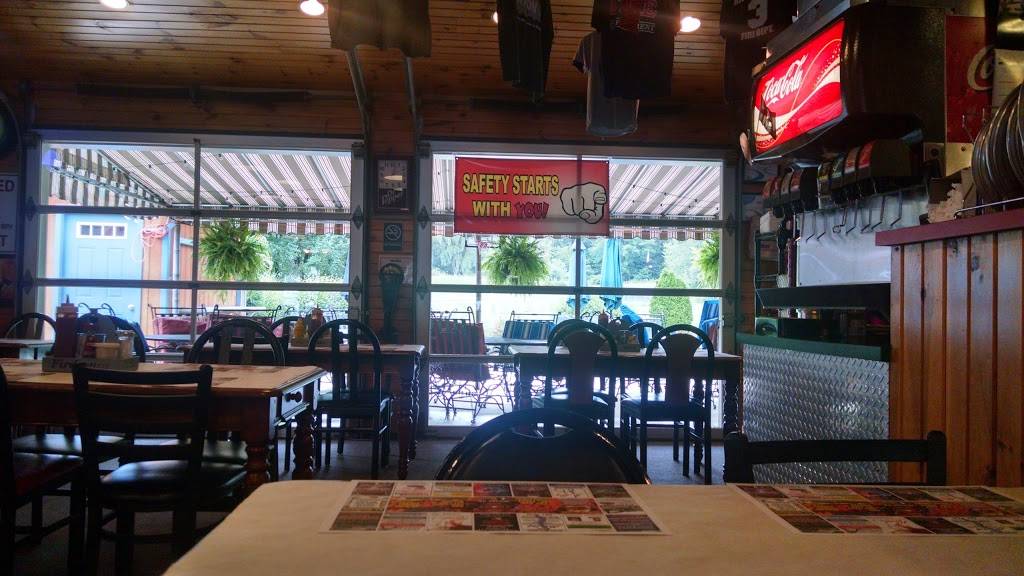 Family Chill and Grill | restaurant | 13524 S Eagle Valley Rd, Tyrone, PA 16686, USA | 8146841990 OR +1 814-684-1990