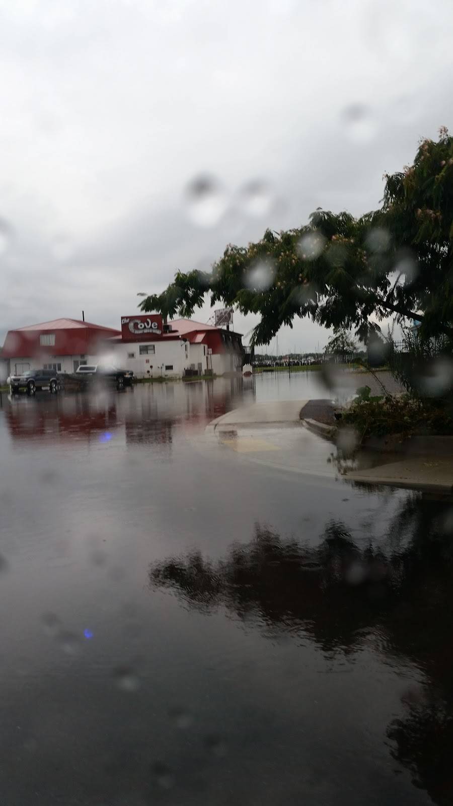 Gordons | restaurant | 831 W Main St, Crisfield, MD 21817, USA | 4109680566 OR +1 410-968-0566