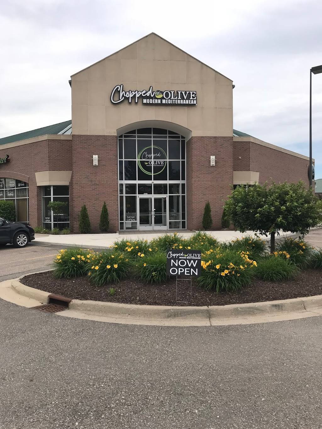 Chopped Olive Modern Mediterranean- A Fast Casual Restaurant | restaurant | 47454 Grand River Ave, Novi, MI 48374, USA | 2489243009 OR +1 248-924-3009