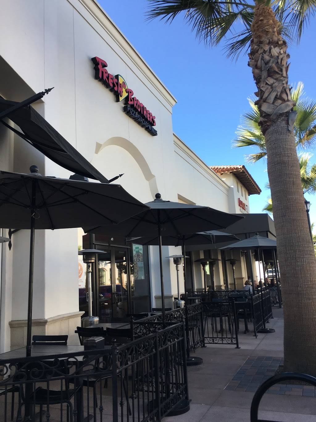 Fresh Brothers - Carmel Valley | restaurant | 5950 Village Way, San Diego, CA 92130, USA | 8582527000 OR +1 858-252-7000