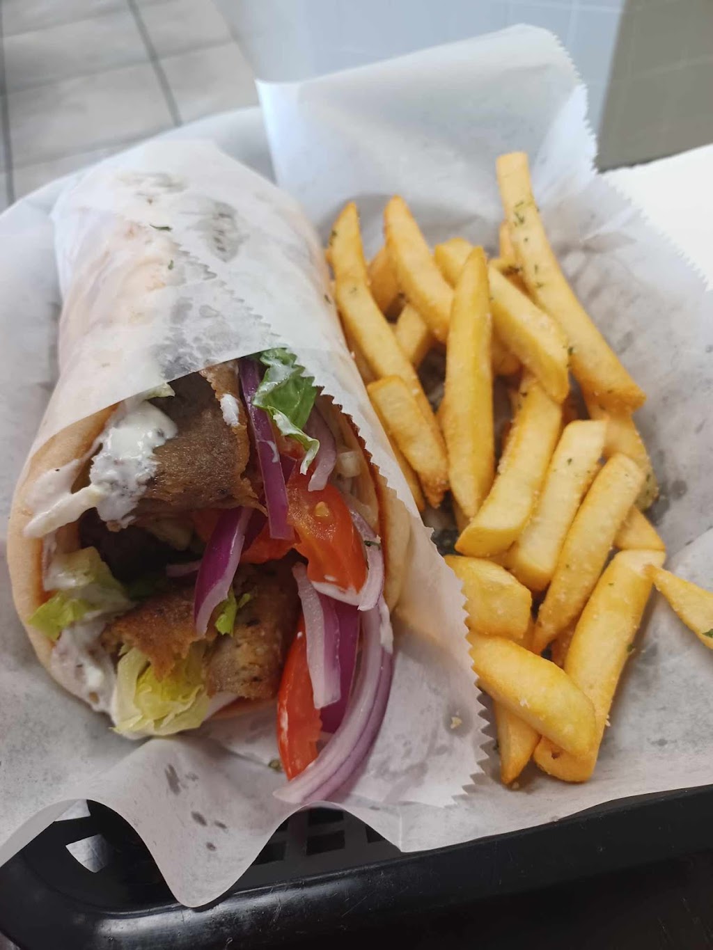 Zinos Greek and Mediterranean | restaurant | 6590 Montana Ave # H, El Paso, TX 79925, USA | 9153077095 OR +1 915-307-7095