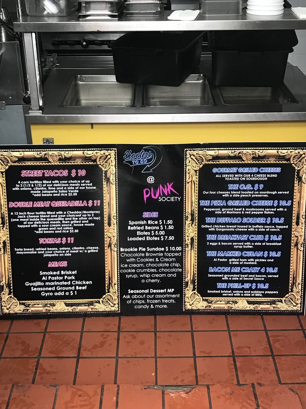 Shooters ToGo | restaurant | 2723 Elm St, Dallas, TX 75226, USA | 2146280088 OR +1 214-628-0088