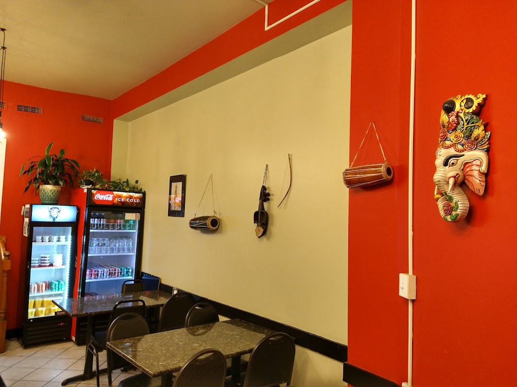 Momo N Curry | restaurant | 431 Somerville Ave, Somerville, MA 02143, USA | 6177641563 OR +1 617-764-1563