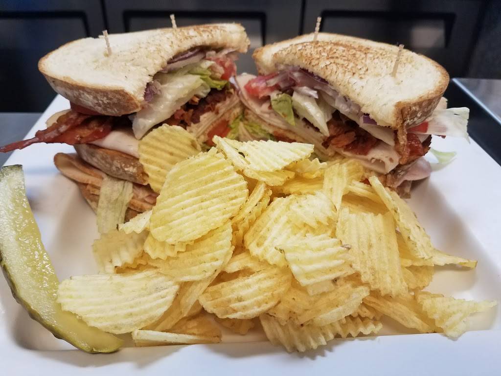 Vics Pub & Grill | restaurant | 1431 Orange Camp Rd #107, DeLand, FL 32724, USA | 3867381930 OR +1 386-738-1930