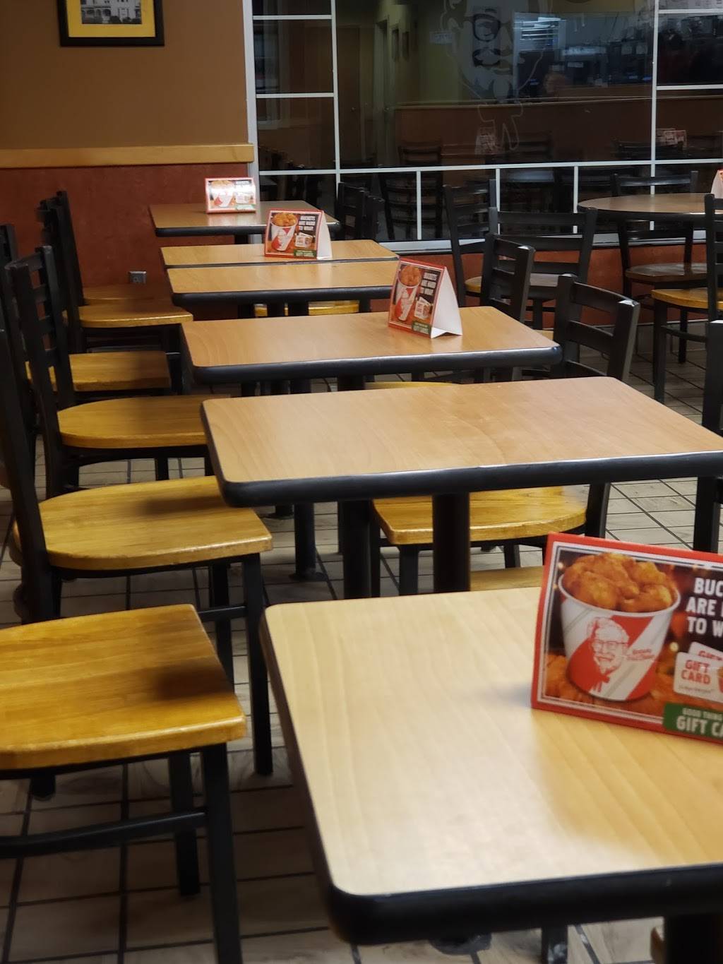 KFC | restaurant | 17837 E 24 Hwy Cir, Independence, MO 64056, USA | 8162570054 OR +1 816-257-0054