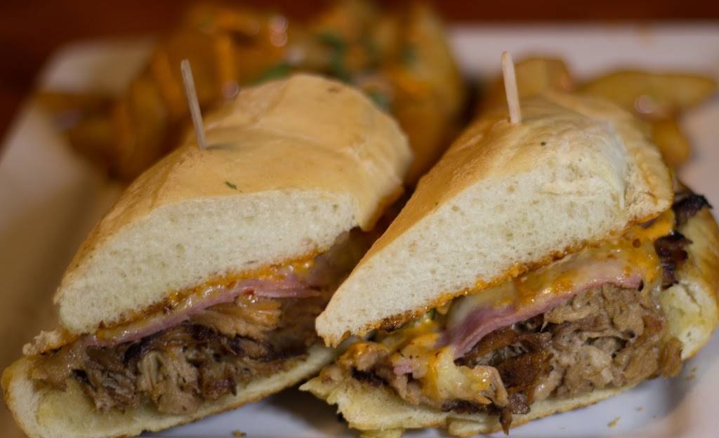 Lolas Lounge | restaurant | 9085 Elk Grove Blvd, Elk Grove, CA 95624, USA | 9166855652 OR +1 916-685-5652