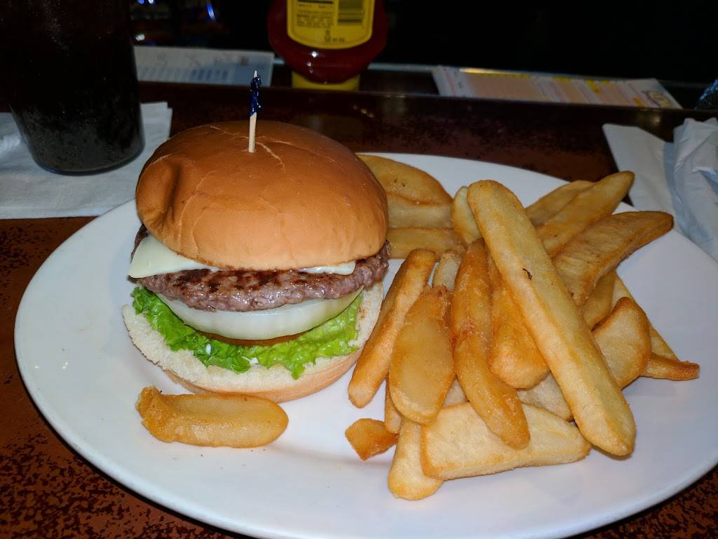 Hide-A-Way | restaurant | 4021 Mahoning Rd NE, Canton, OH 44705, USA | 3304524278 OR +1 330-452-4278