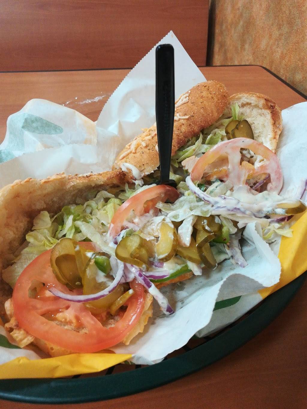 Subway | restaurant | 3 Commerce Dr, Hooksett, NH 03106, USA | 6037923000 OR +1 603-792-3000