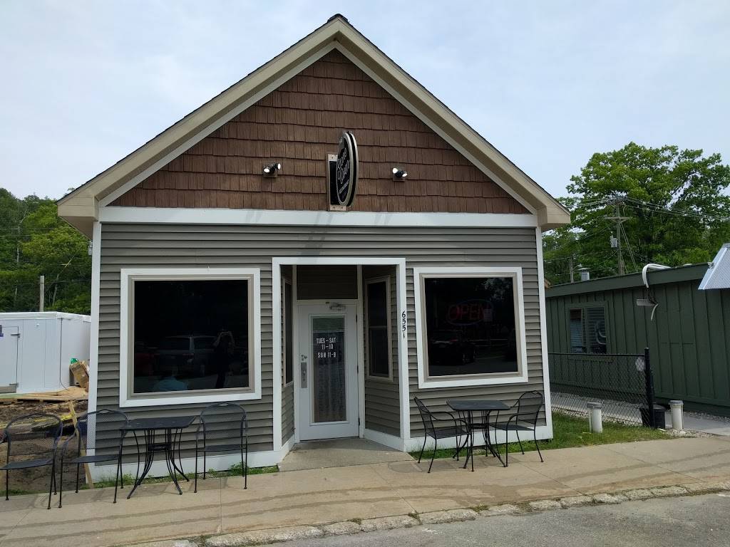 Stone Oven | restaurant | 6551 First St, Lake Ann, MI 49650, USA | 2312758520 OR +1 231-275-8520