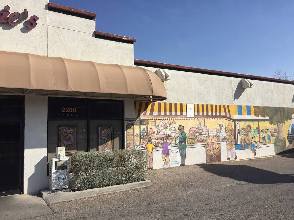 Gussies Tamales & Bakery | bakery | 2200 N Piedras St, El Paso, TX 79930, USA | 9155668209 OR +1 915-566-8209