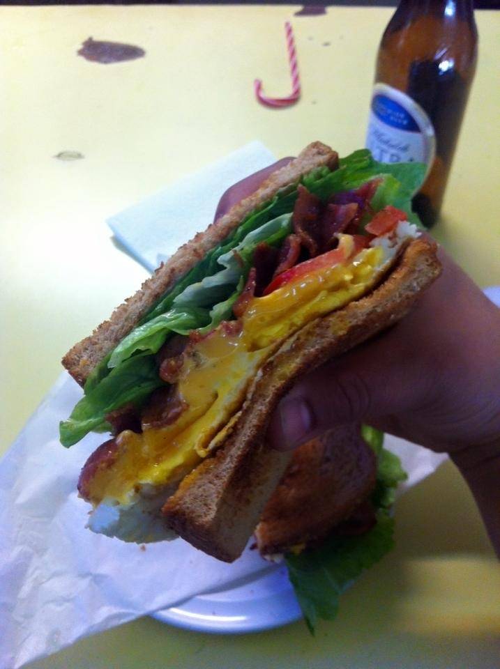 Walkers Cafe | restaurant | 700 W Paseo Del Mar, San Pedro, CA 90731, USA | 3108333623 OR +1 310-833-3623