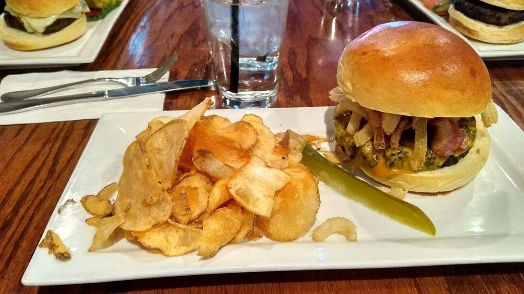 Christophers Bistro | restaurant | 69 Brookside Ave, Chester, NY 10918, USA | 8456105400 OR +1 845-610-5400