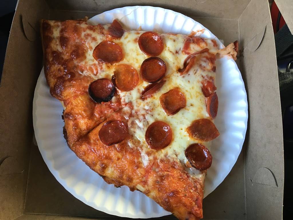 Carbones Pizza & Subs | restaurant | 568 South Park Ave, Buffalo, NY 14204, USA | 7168551749 OR +1 716-855-1749