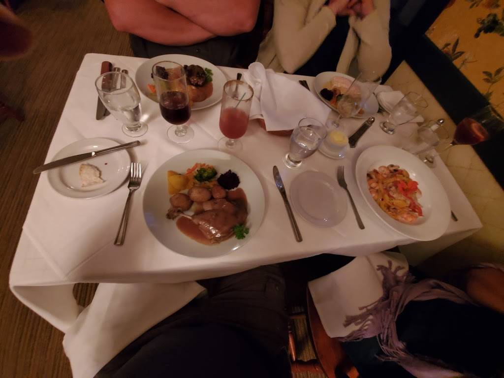 Restaurant chez Mallet | restaurant | 1320 Boulevard Mercure, Drummondville, QC J2B 3M2, Canada | 8194756965 OR +1 819-475-6965