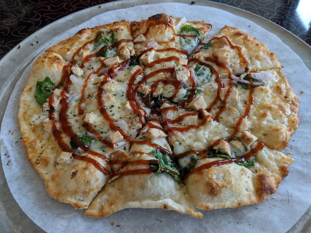 Magoos Pizza | restaurant | 1875 University Ave, Dubuque, IA 52001, USA | 5638450604 OR +1 563-845-0604