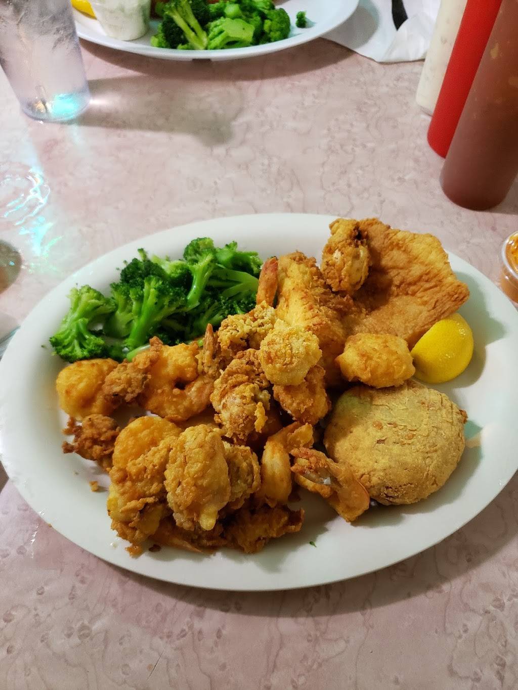 Skip One 41 | restaurant | 15820 S Tamiami Trail, Fort Myers, FL 33908, USA | 2394820433 OR +1 239-482-0433