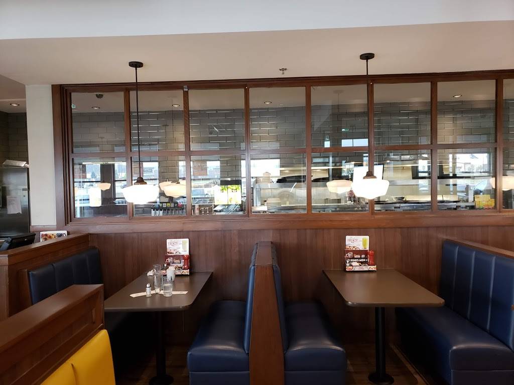 Dennys | restaurant | 560 Centennial Pkwy N, Hamilton, ON L8E 0G2, Canada | 2893897215 OR +1 289-389-7215