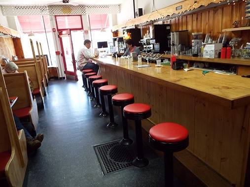 Ye Olde Cottage Restaurant | cafe | 403 Boston Post Rd, Weston, MA 02493, USA | 7818939810 OR +1 781-893-9810