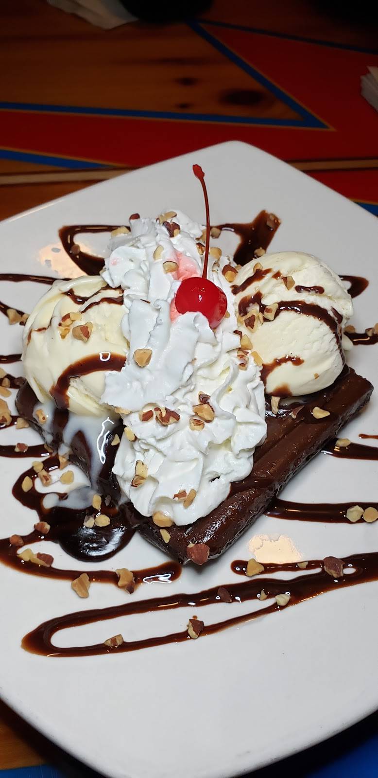 Islands Restaurant Fullerton | restaurant | 2201 W Malvern Ave, Fullerton, CA 92833, USA | 7149926685 OR +1 714-992-6685