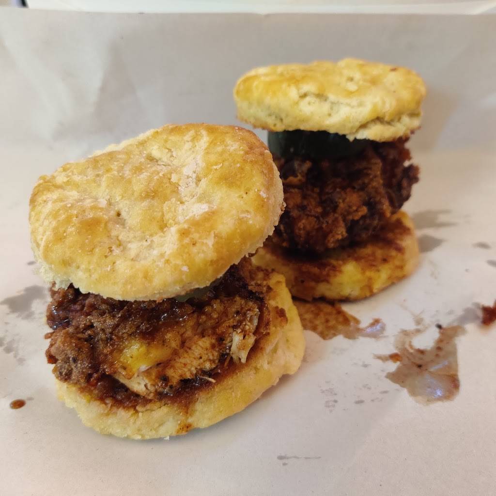 The Chicken Spot | restaurant | 204 W 10th St, Wilmington, DE 19801, USA | 3023582381 OR +1 302-358-2381