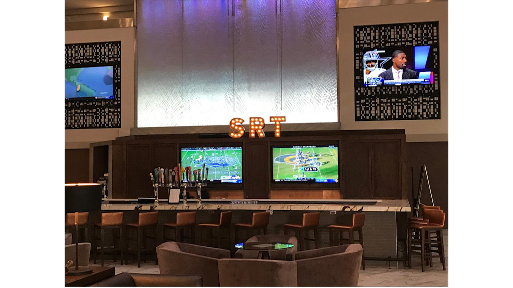 Salt River Tavern | restaurant | 10 E Thomas Rd, Phoenix, AZ 85012, USA | 6022221111 OR +1 602-222-1111