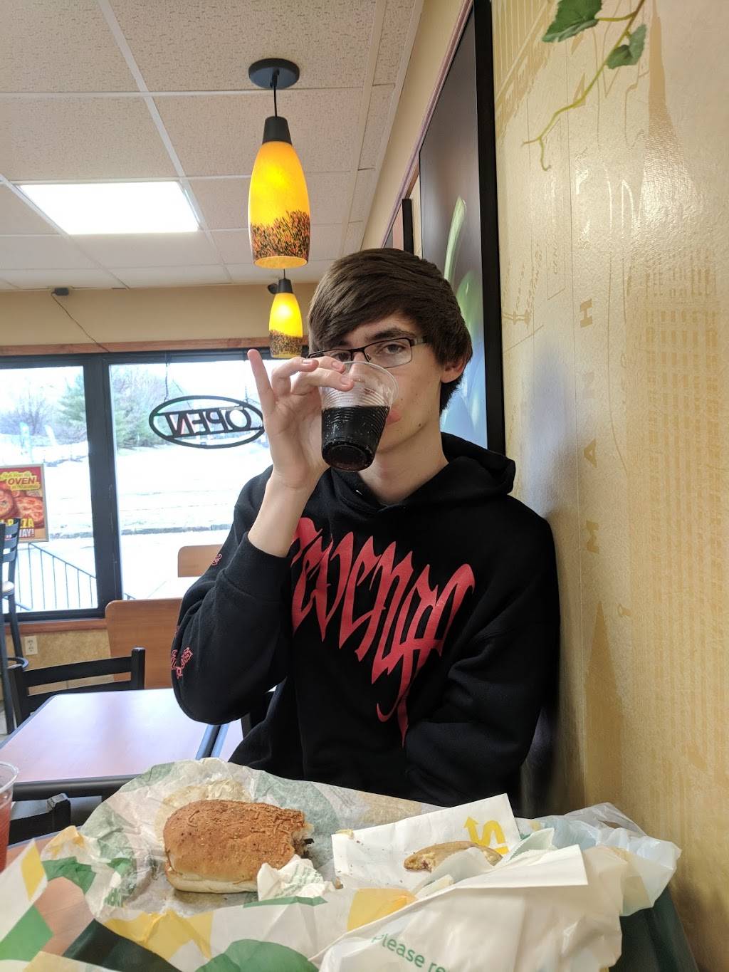 Subway | restaurant | 15446 W High St, Middlefield, OH 44062, USA | 4406320031 OR +1 440-632-0031