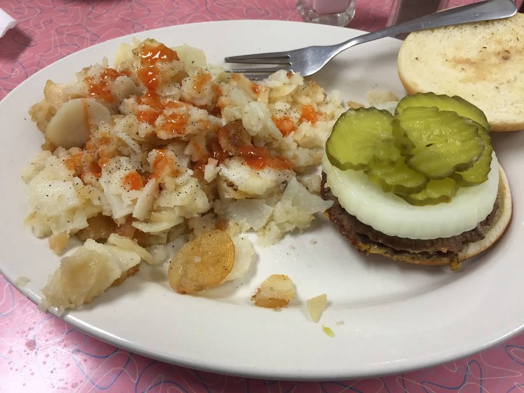 Chili Macs Diner | restaurant | 510 Pine St, St. Louis, MO 63101, USA | 3144219040 OR +1 314-421-9040