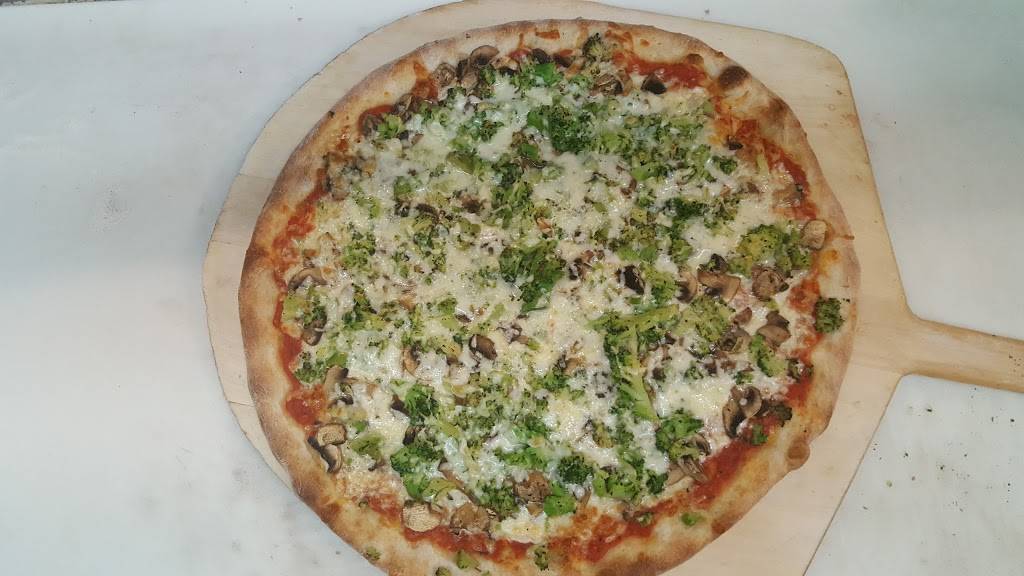 Star Pizza Family Restaurant | restaurant | 1720B Barnum Ave, Stratford, CT 06614, USA | 2033869243 OR +1 203-386-9243