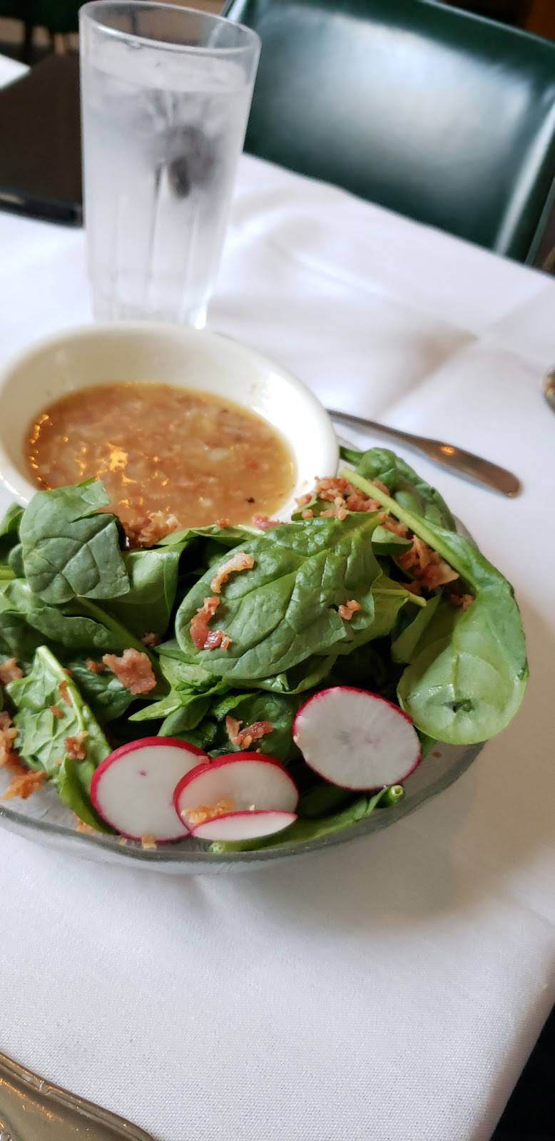 Erics Porter Haus | restaurant | 4926, 229 Wisconsin Ave, Waukesha, WI 53186, USA | 2625421300 OR +1 262-542-1300