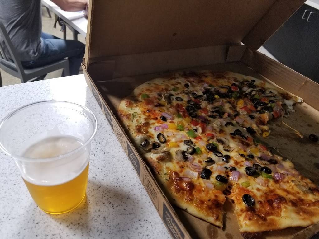 South Flo Pizza | restaurant | 1000 E 41st St, Austin, TX 78751, USA | 7374438180 OR +1 737-443-8180