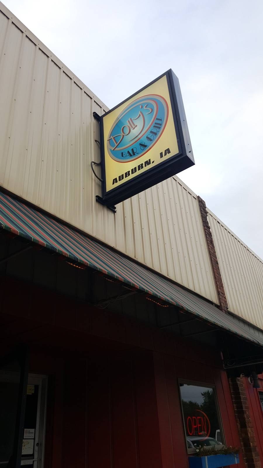 Dollys Bar & Grill | restaurant | 109 Pine St, Auburn, IA 51433, USA | 7126882220 OR +1 712-688-2220