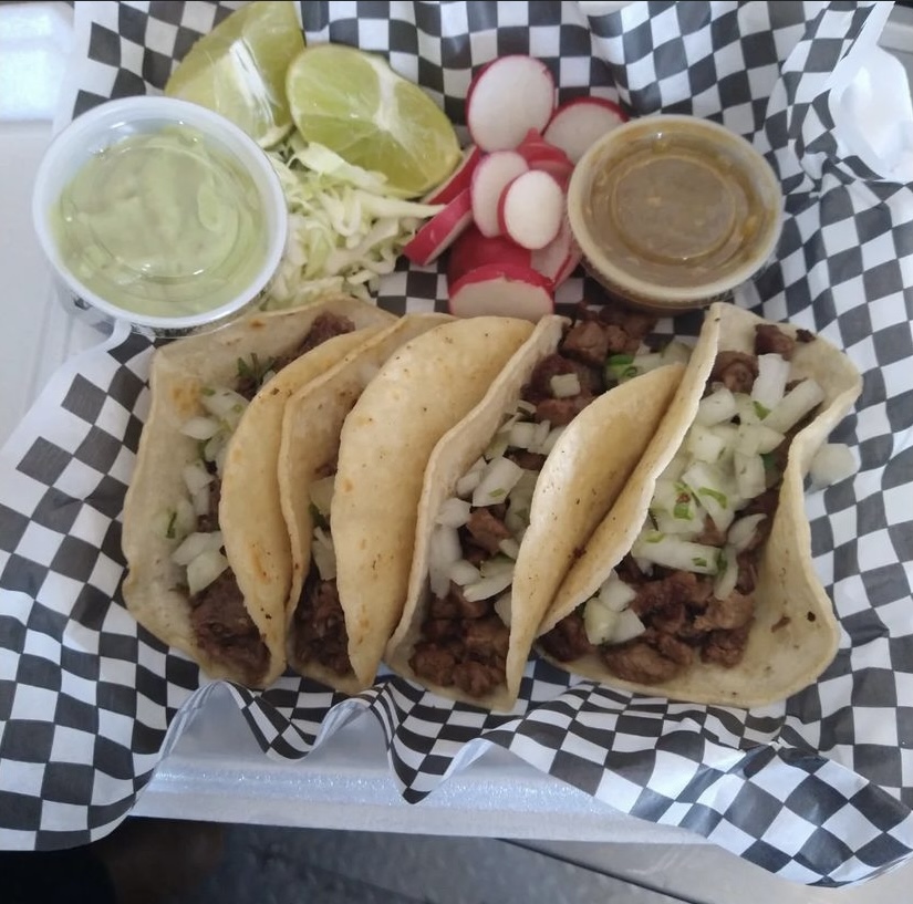 Tacos la Piramide | restaurant | Jefferson St NE &, McLeod Rd NE, Albuquerque, NM 87109, USA | 5055693083 OR +1 505-569-3083