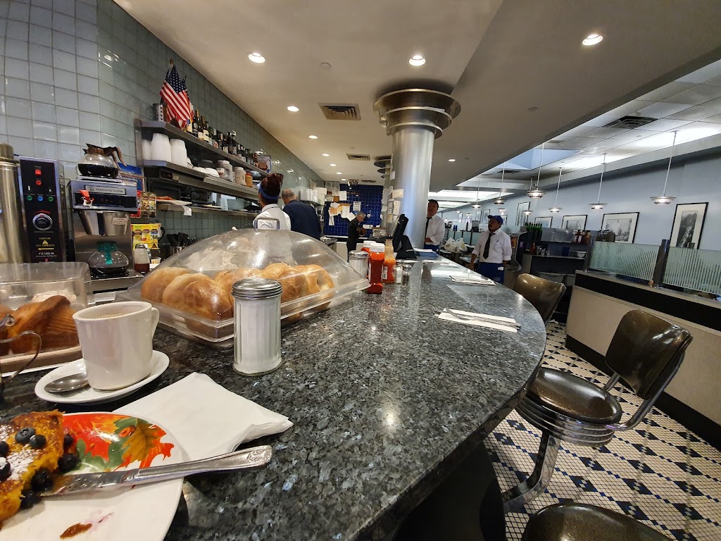 Starlight Diner | restaurant | 402 W 34th St, New York, NY 10001, USA | 2129565151 OR +1 212-956-5151